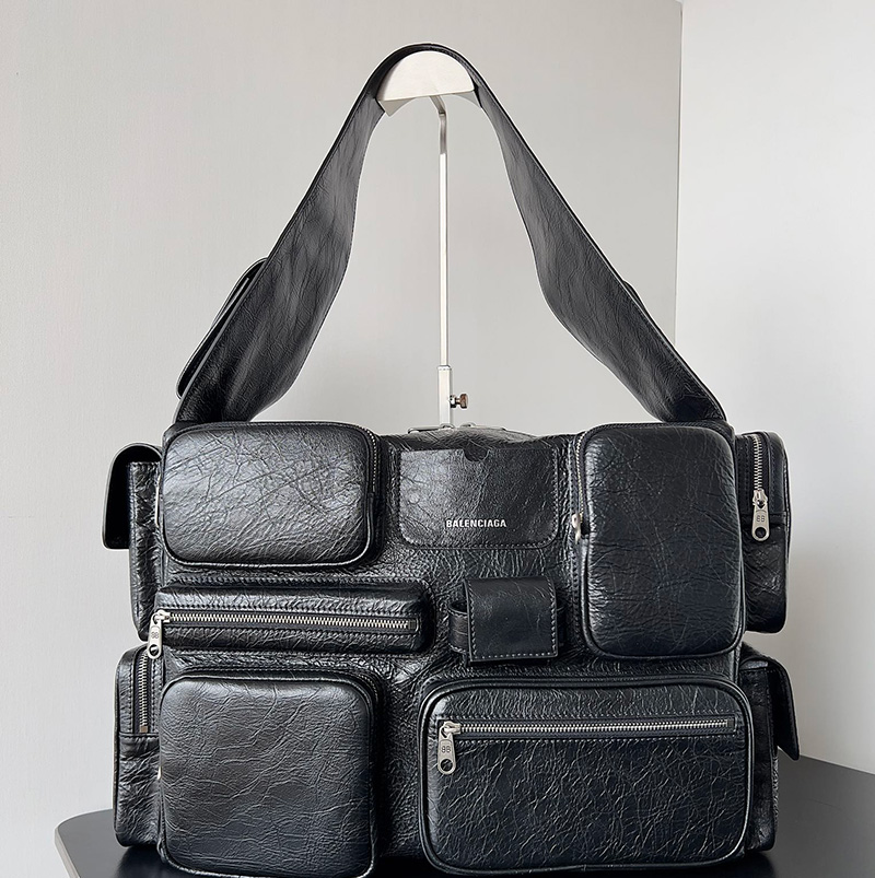 발렌시아가 슈퍼비지 라지 숄더백 블랙 702168210C81000