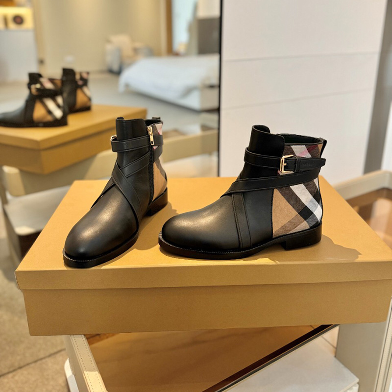 버버리 하우스 체크 레더 앵클 부츠 2컬러 80568191
