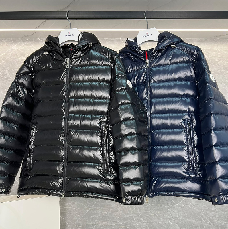 몽클레어 Besines 다운 숏패딩 2컬러 J20911A00003597EX999