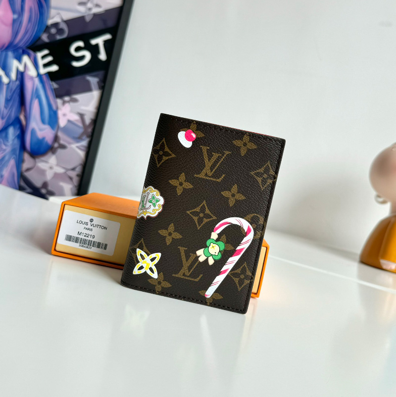 루이비통 비비안 여권 케이스 M12219