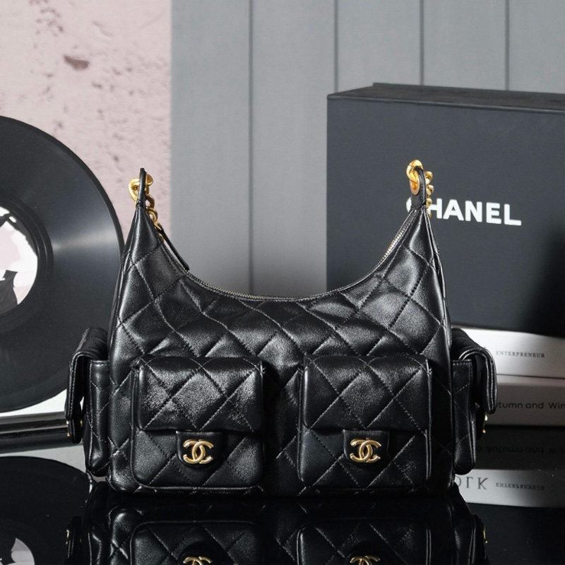 샤넬 맥시 호보 백 램스킨, 골드 메탈 블랙 AS5302