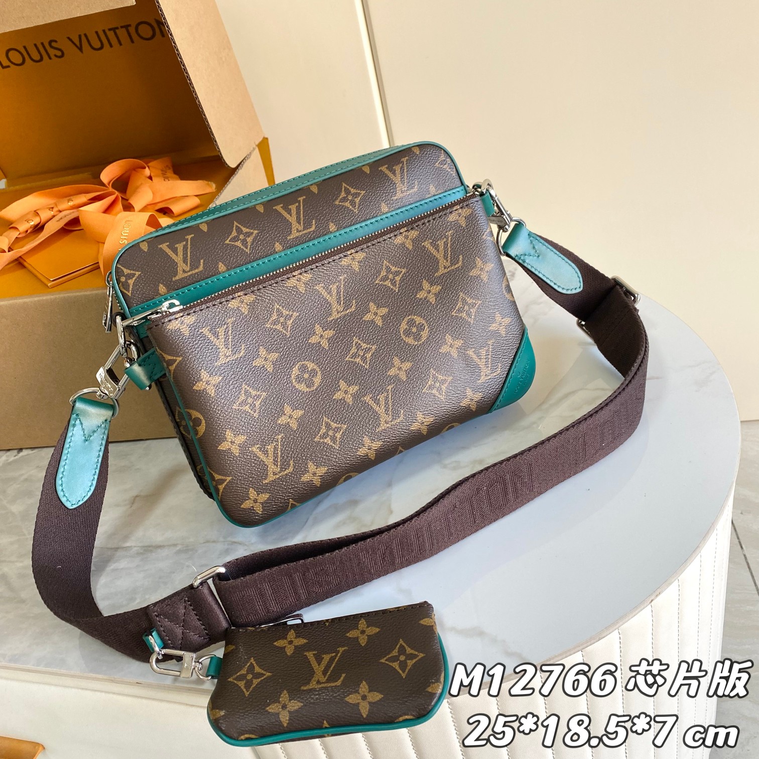 루이비통 LV COLORMANIA 트리오 메신저 M12766