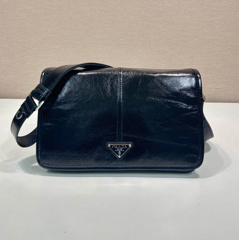 프라다 남성 레더 숄더 백 2VD073 2CYR