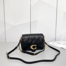 코치 타임스퀘어 태비 숄더 백 위드 퀼팅 레더 체인 숄더백 블랙 CW629
