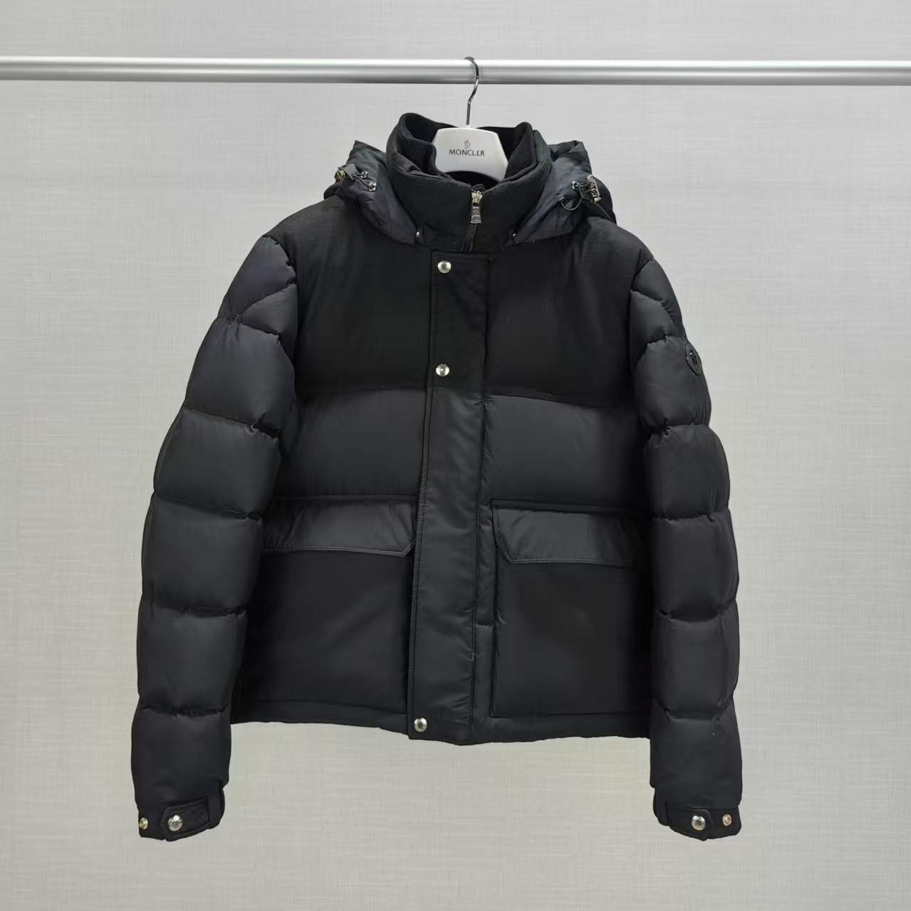 몽클레어 남성 Mussala 숏 다운 자켓 2컬러 I20911A00136596K7999