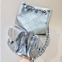 샤넬 백팩 메탈릭 램스킨, 실버 메탈 2컬러 AS5310 B19317