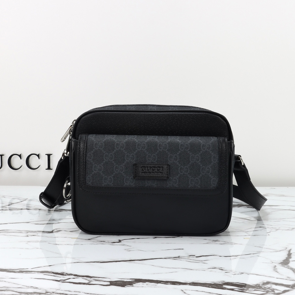 구찌 남성 GG 로고 스몰 크로스백 795464FACU51000