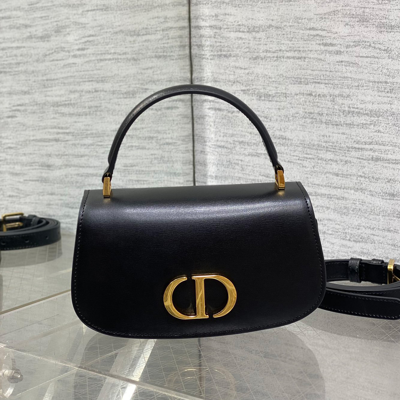 디올 30 Montaigne Avenue 스몰 탑 핸들백 4컬러 M9370UDDS