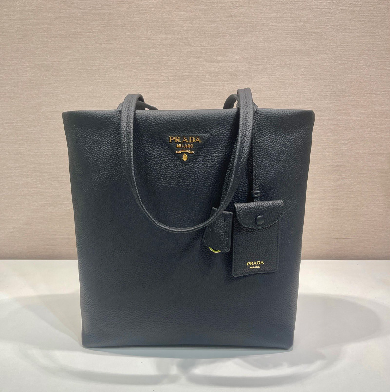 프라다 블랙 그레인드 가죽 쇼핑백 1BG550