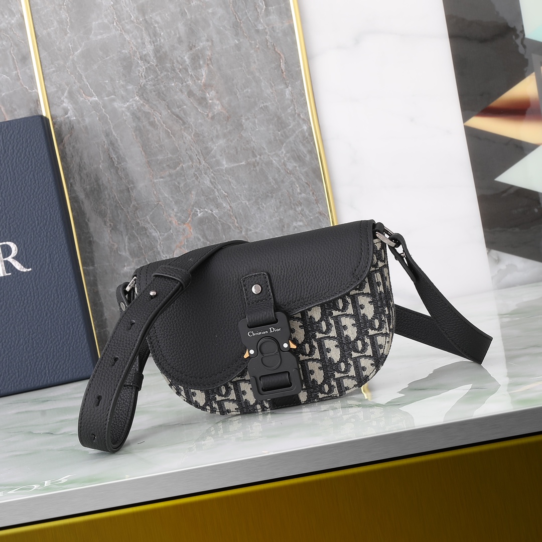 디올 오블리크 스트랩 파우치 백 2컬러 2ADCA435YKS