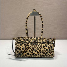 프라다 레오파드 프린트 미디엄 레더 핸드백 1BA426 2C7B