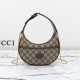 구찌 GG 캔버스 하프문 쉐입 체인 미니백 토트 숄더백 2컬러 726843