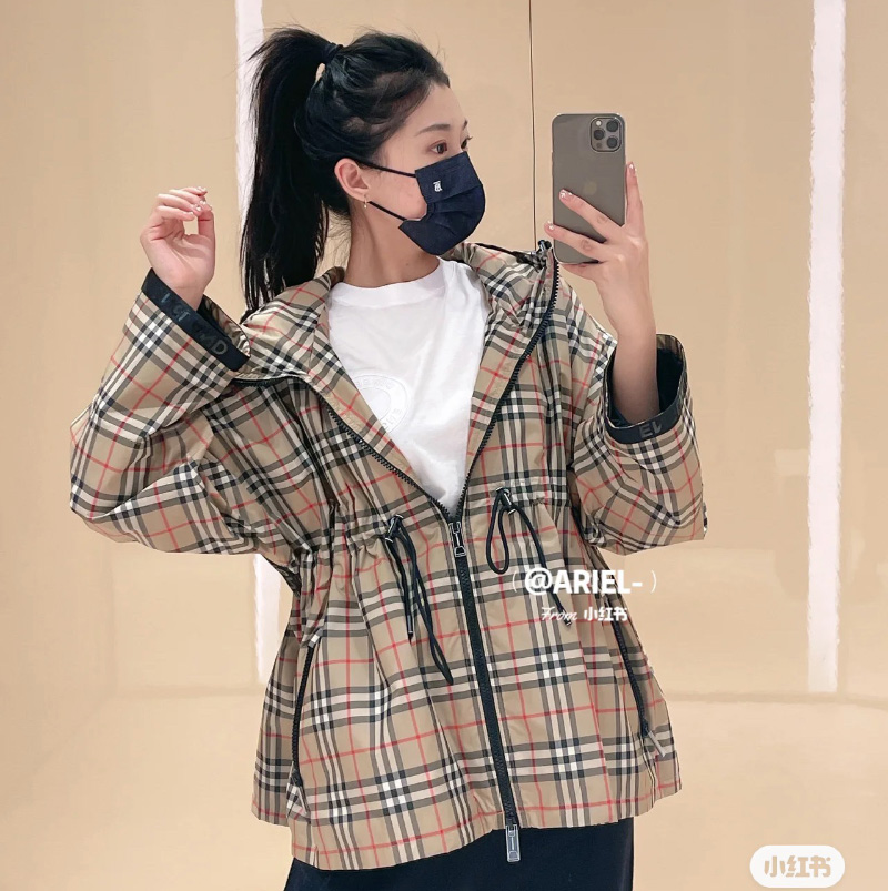 버버리 로고 테이프 후드 자켓 80322101