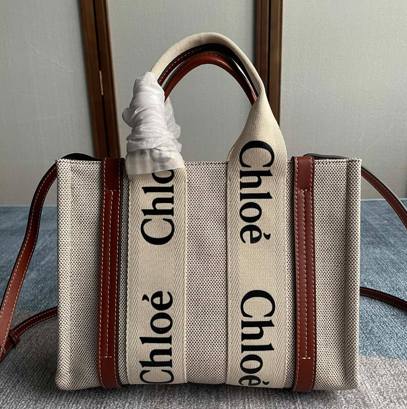 끌로에 우디 스몰 토트백 5컬러 CHC21US385E6690U