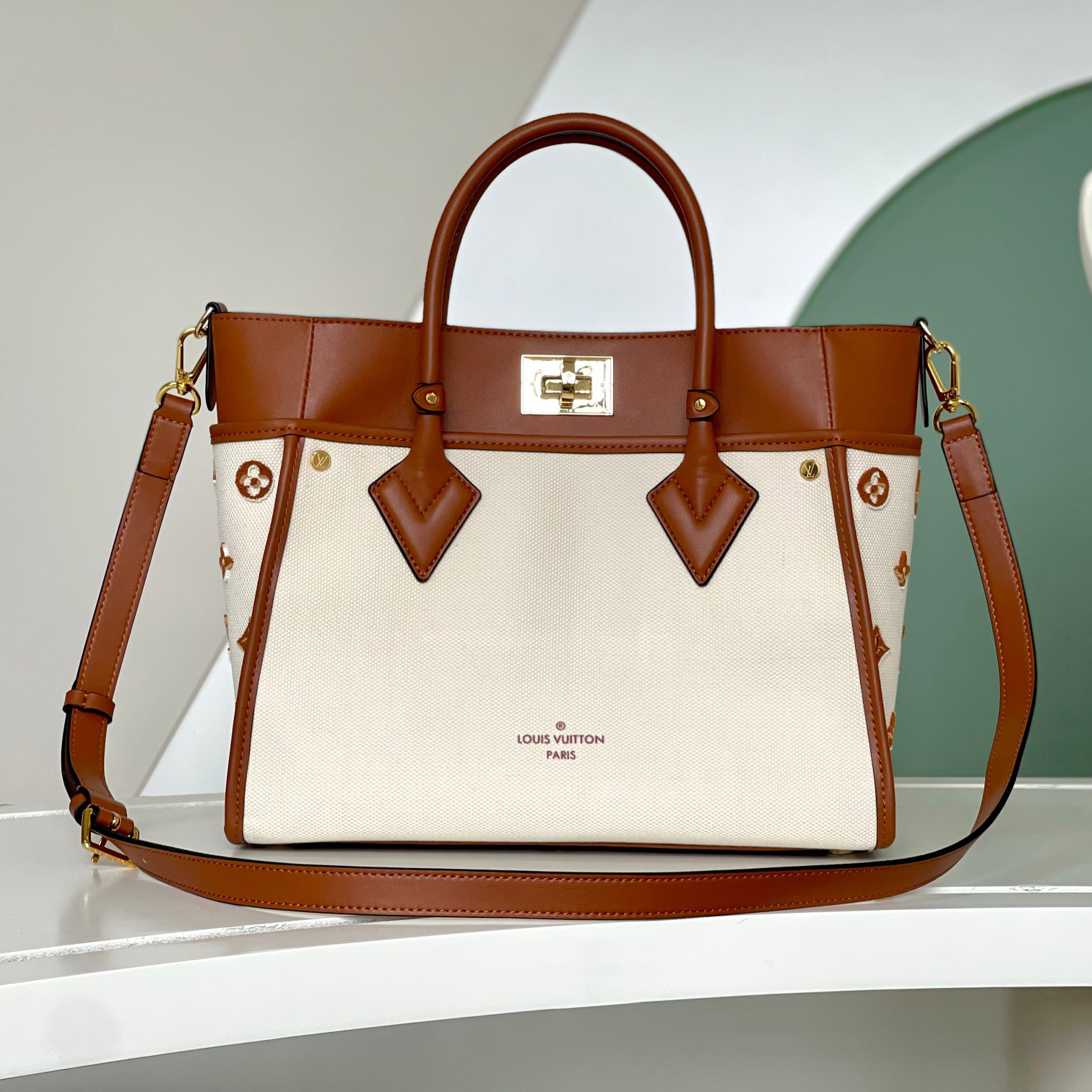 루이비통 여성 가방 온 마이 사이드 MM 토트백 M22191