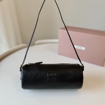 미우미우 나파 가죽 파우치 3컬러 5NE851