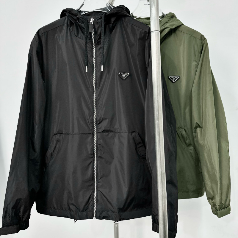 프라다 25SS 남성 리나일론 트라이앵글 로고 후드 자켓 2컬러 SGC220 1WQ9