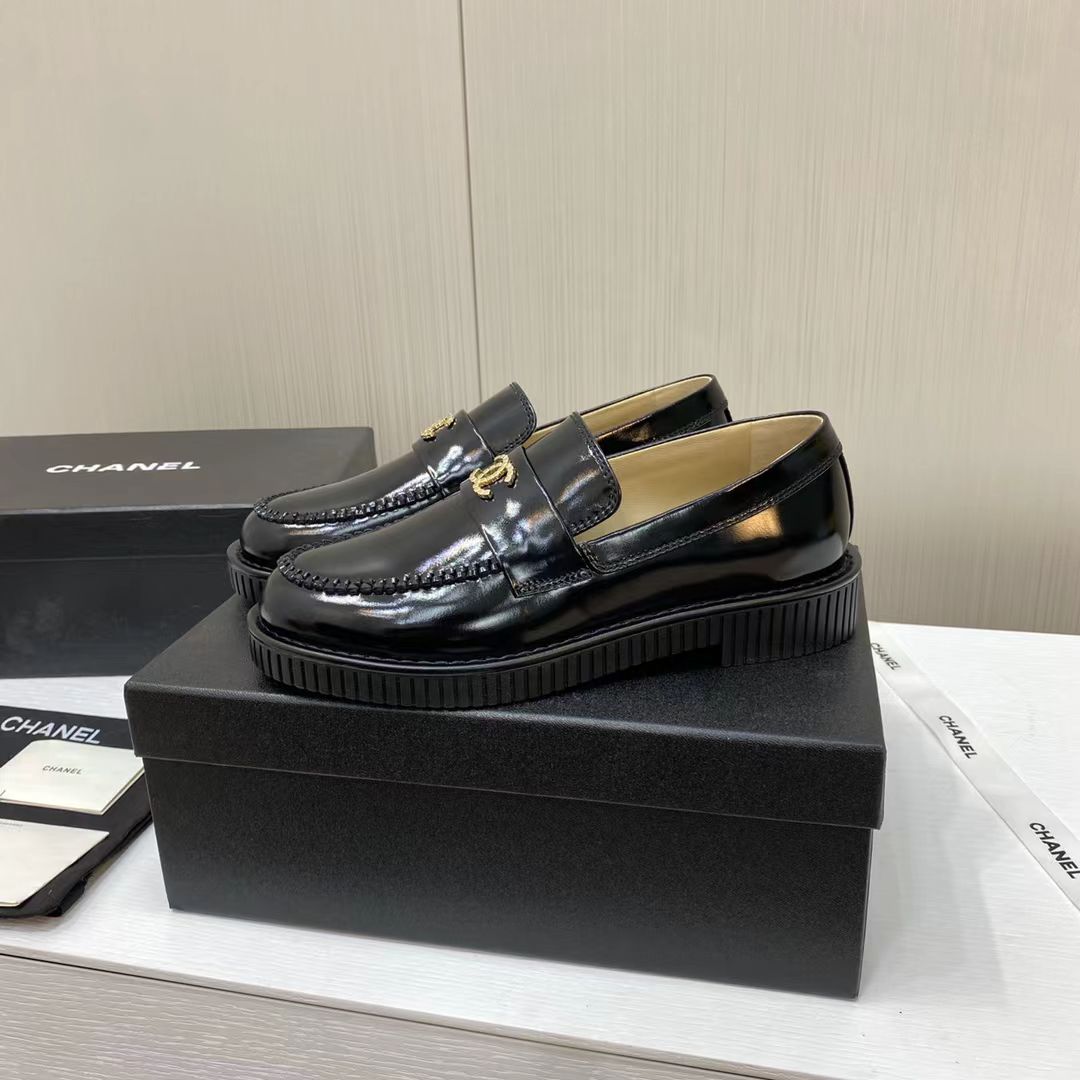 샤넬 25C CC로고 로퍼 모카신 샤이니 카프스킨 블랙 G46112