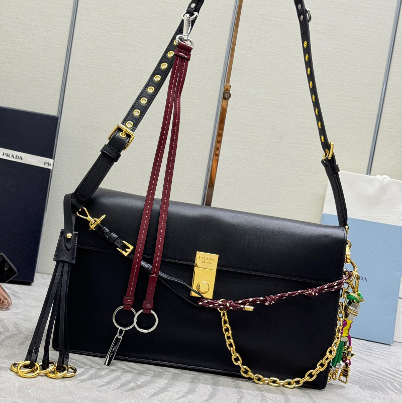 프라다 소프트 사운드 라지 숄더 백 2컬러 1BD378