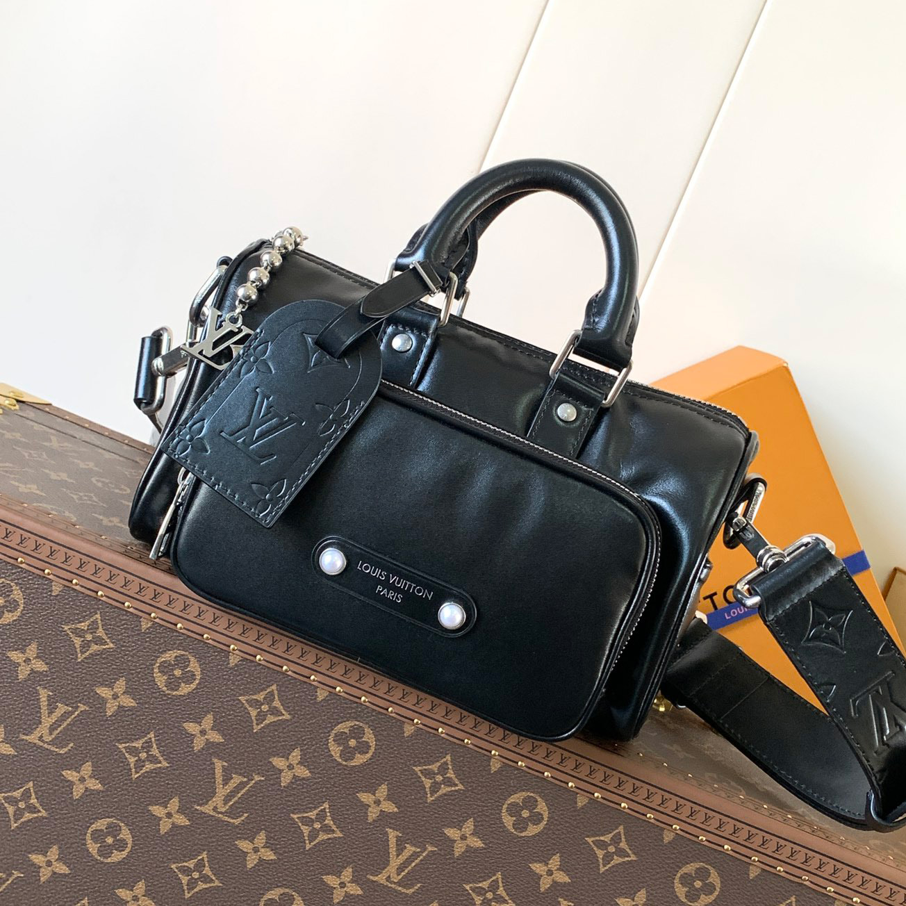 루이비통 키폴 카고 반둘리에르 25 M13988