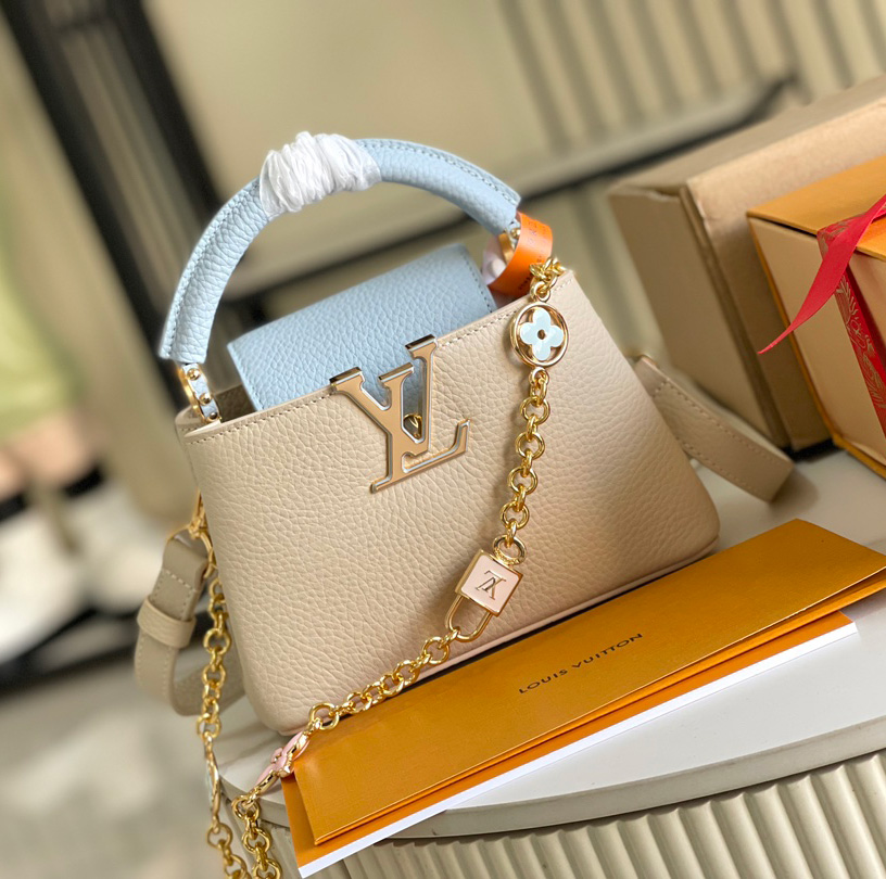 루이비통 카퓌신 BB 러브락 체인 M23950