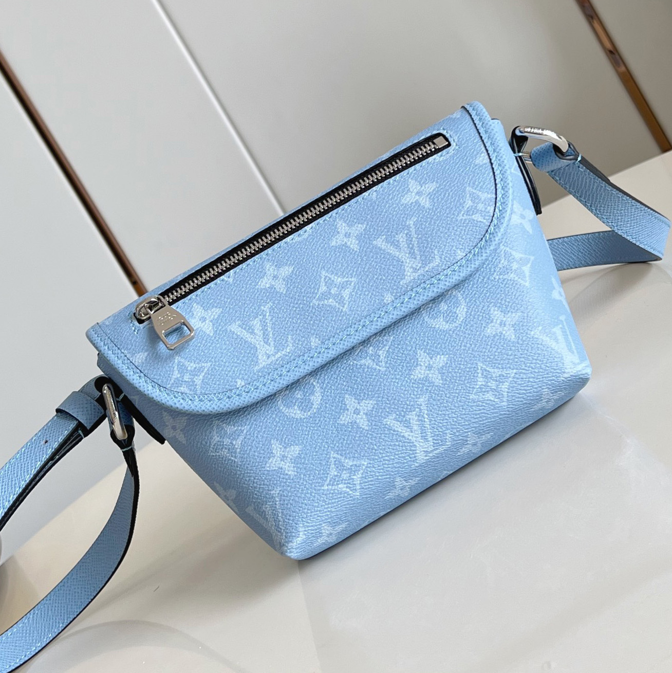 루이비통 펄스 웨어러블 월릿 모노그램 남성 크로스백 M14116