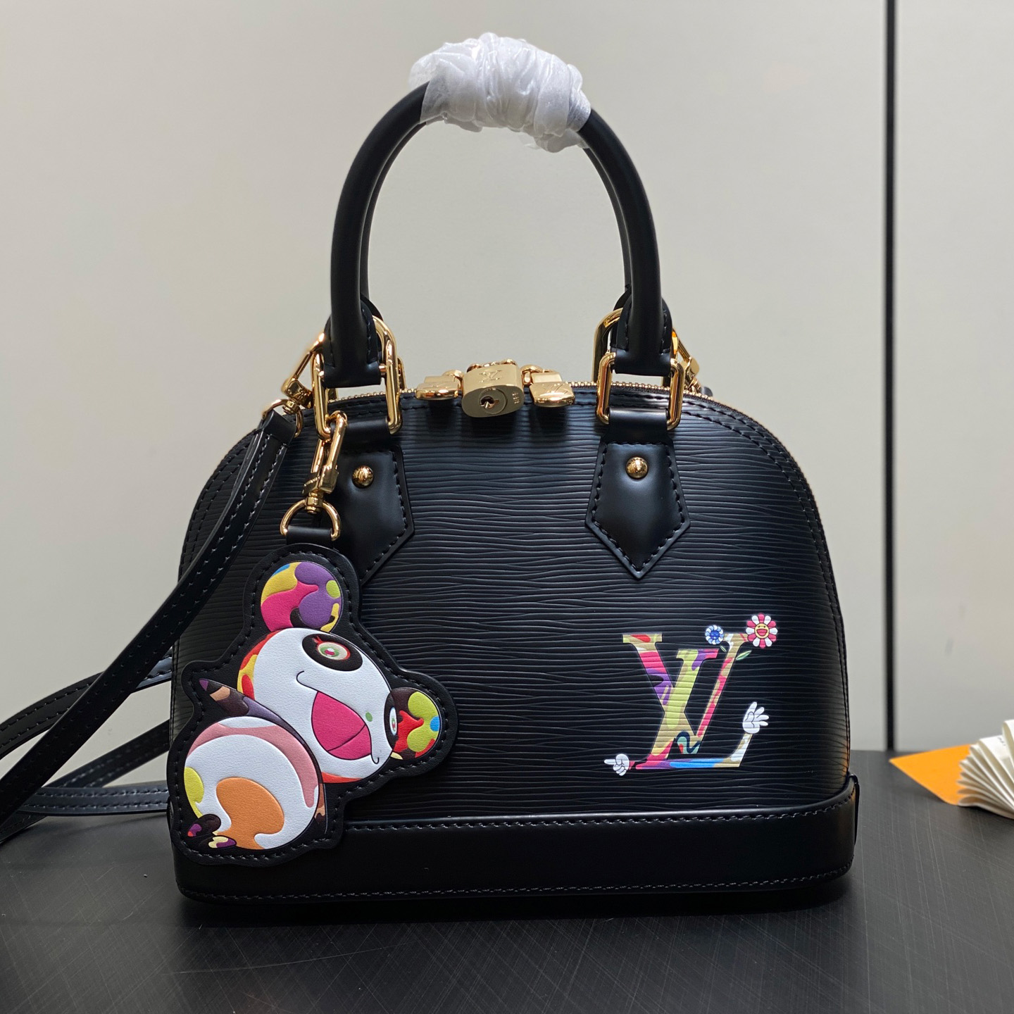 루이비통 25SS 무라카미타카시 알마 BB  2컬러 M14197