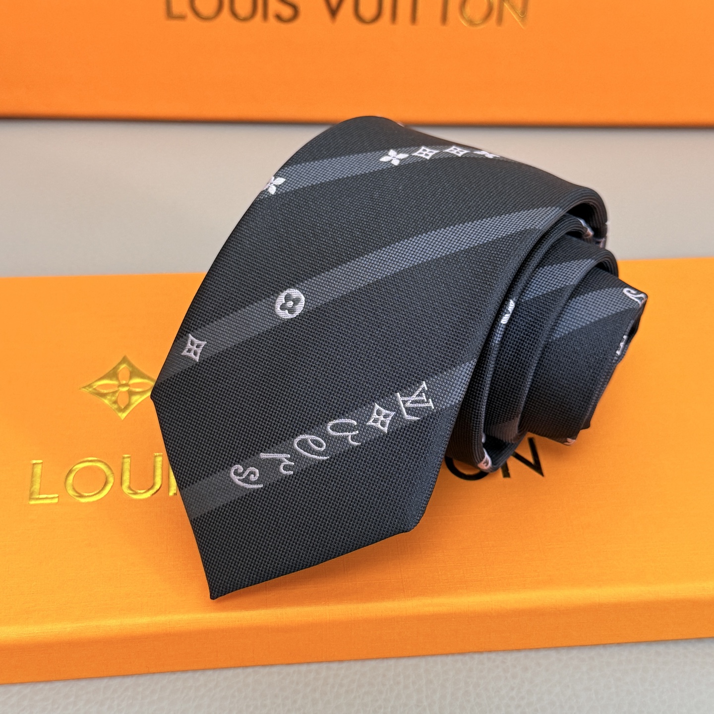 루이비통 고품질 2컬러 넥타이 05
