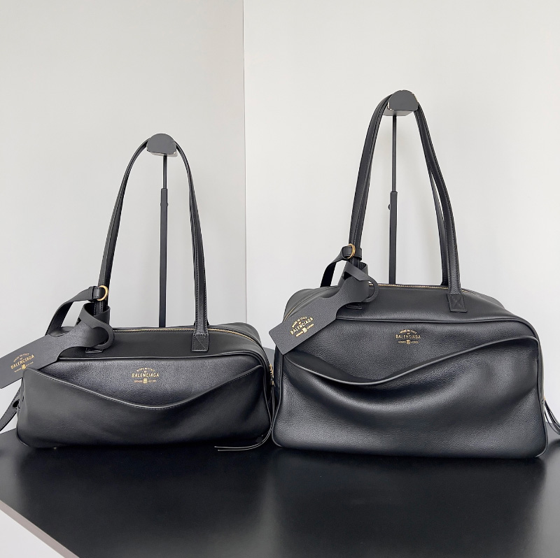 발렌시아가 여성 캐리 미디엄 볼링백 2컬러 8264252ABNQ1000