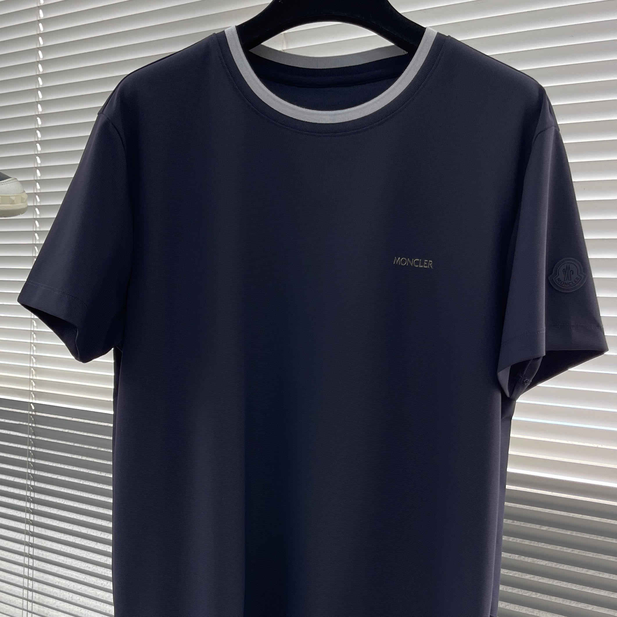 몽클레르 고품질 반팔티 2칼라 01