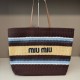 미우미우 여성 라피아 토트백 믹스컬러 ﻿5BG228