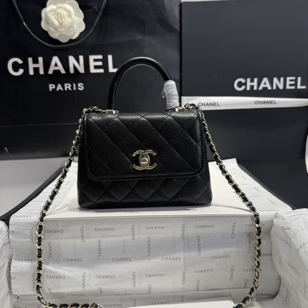 샤넬 핸들 장식의 플랩백 코코핸들 마이크로 캐비어 블랙 금장 4컬러 AP4244