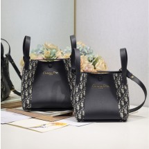 디올 시그니처 스몰 미디움 버킷백 블랙 M2841UTZQ