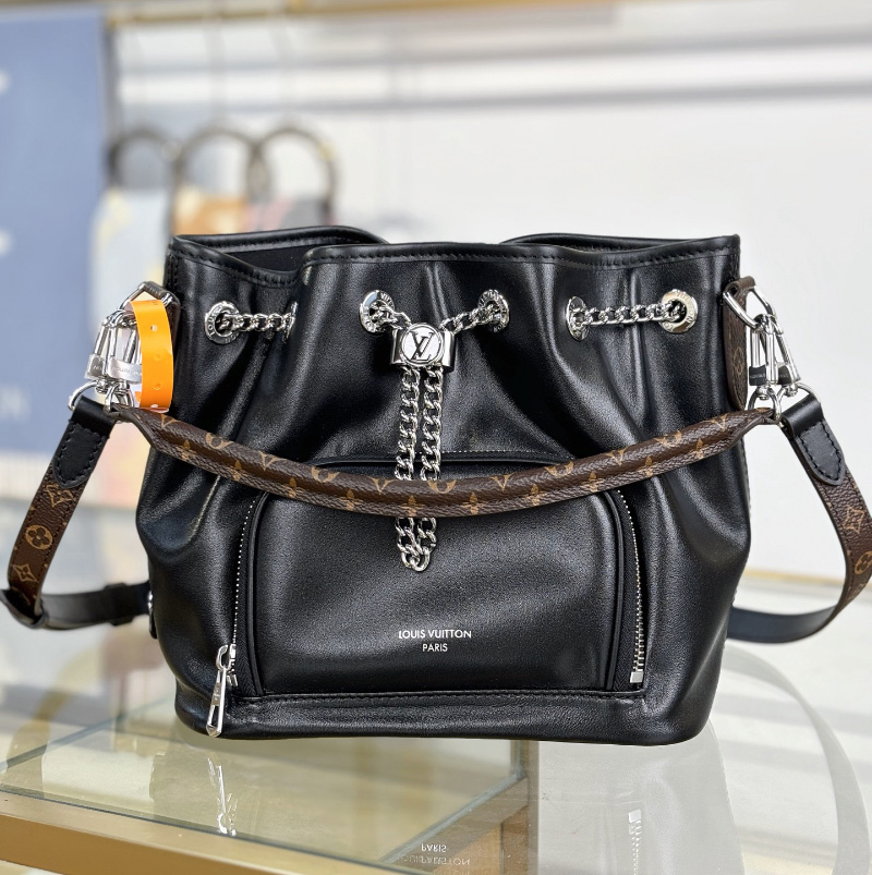 루이비통 노웨이 바이브 드로스트링 복조리 백 M14377