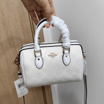 코치 미니 로완 크로스바디 백 CS183