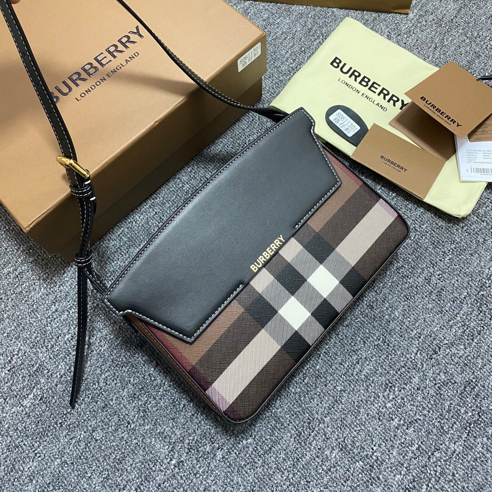 버버리 여성 체크 캐서린 숄더백 80611301