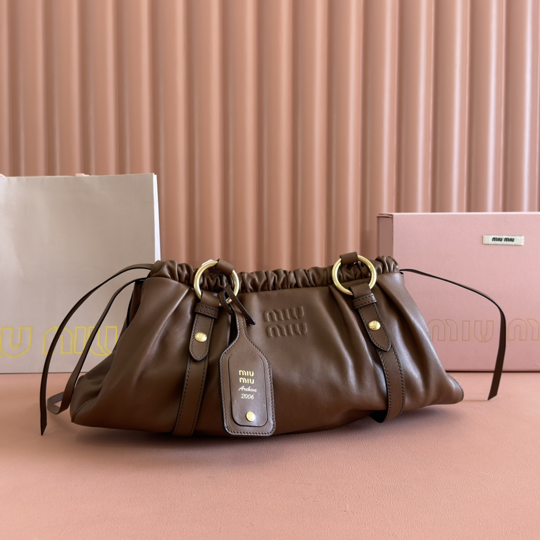 미우미우 조이 토트백 5BG306