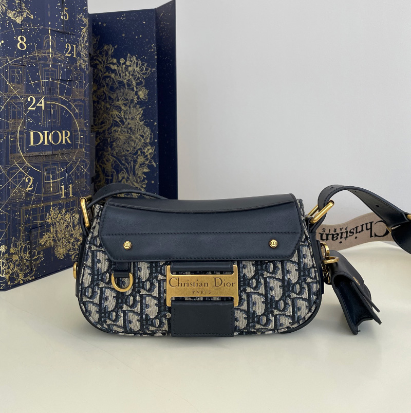 디올 25SS 스트릿시크 오블리크 스몰 숄더백 M3913CDKV