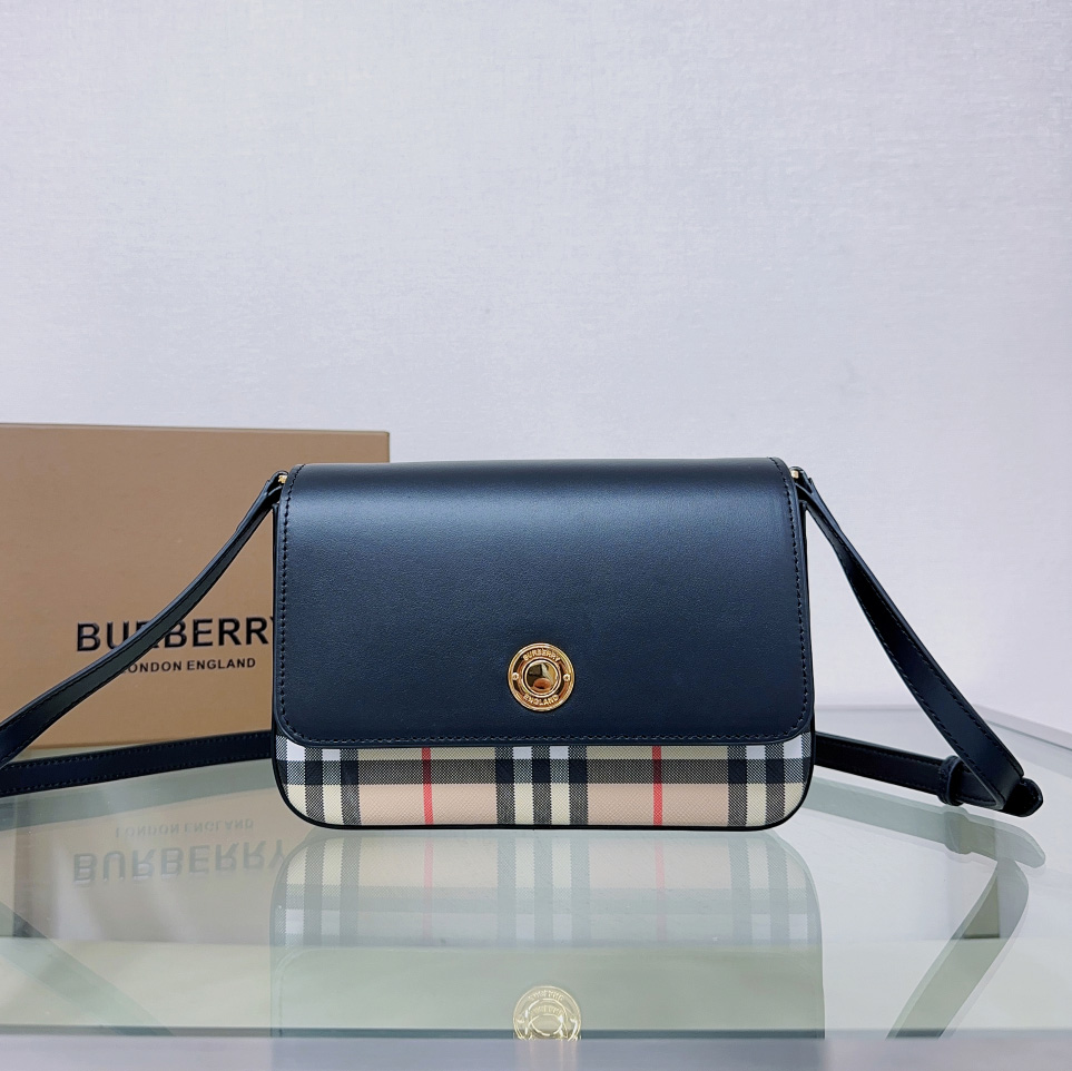 버버리 빈티지 체크 가죽 노트 백 미니 아카이브 2컬러 80492431