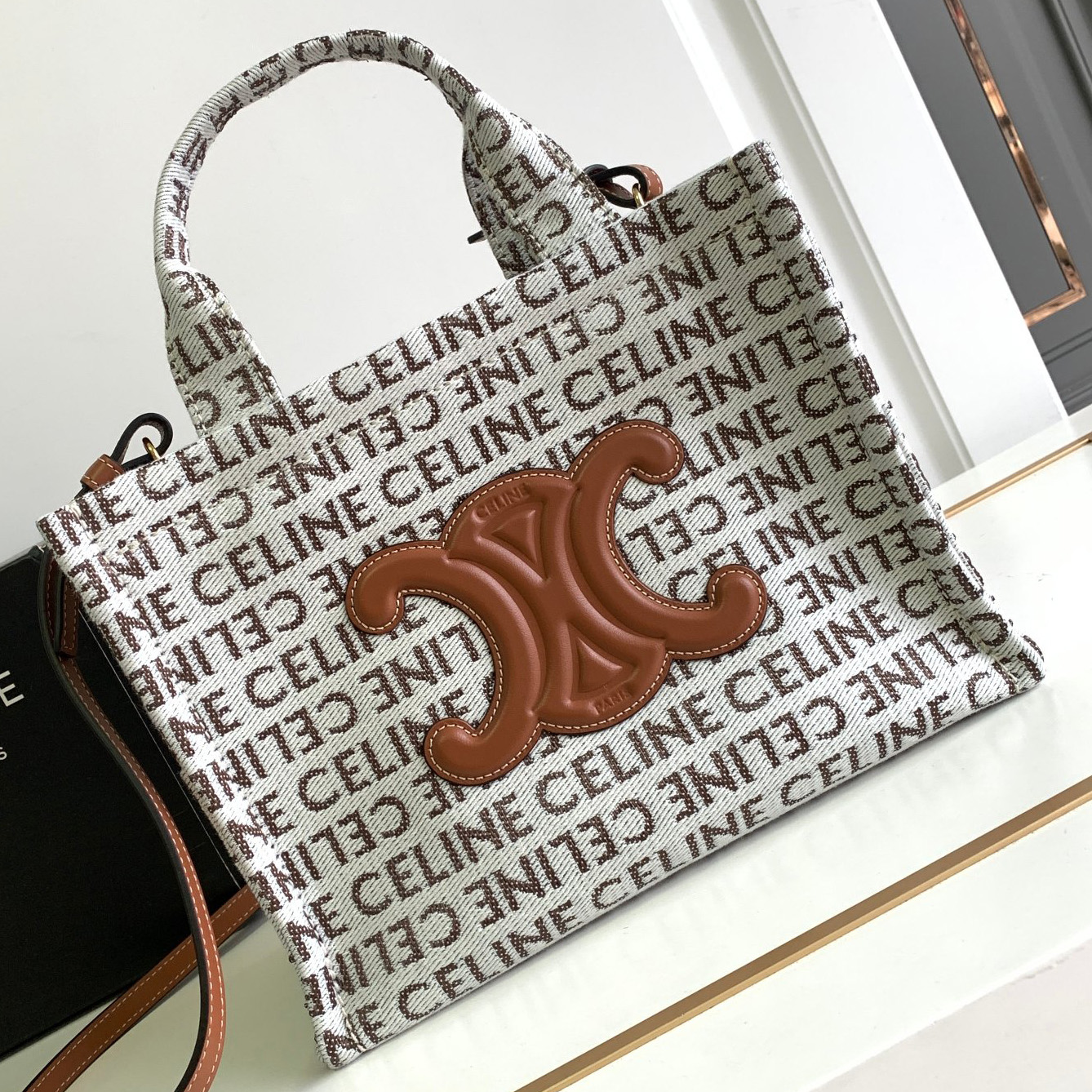 셀린느 스몰 카바스 타이스 텍스타일 올오버 내츄럴 탄 199162FEF 02NT