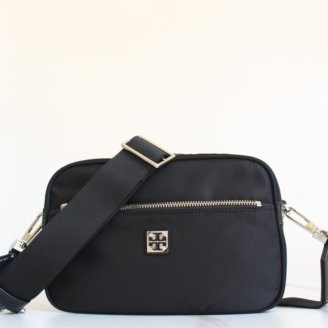 토리버치 버지니아 나일론 숄더백 2컬러 TB57D3LVS5