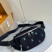 루이비통 러시 범백 그라디언트 블루 남성 남자 힙색 M13961