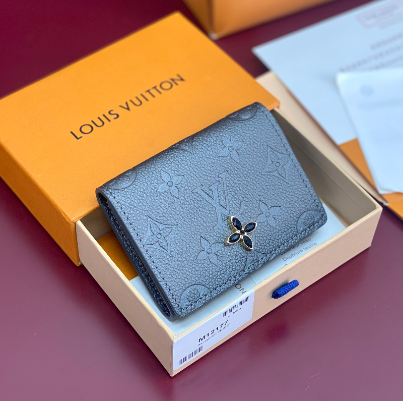 루이비통 25SS 루이비통 비즈니스 앙프렝뜨 스노우 2컬러 M12177