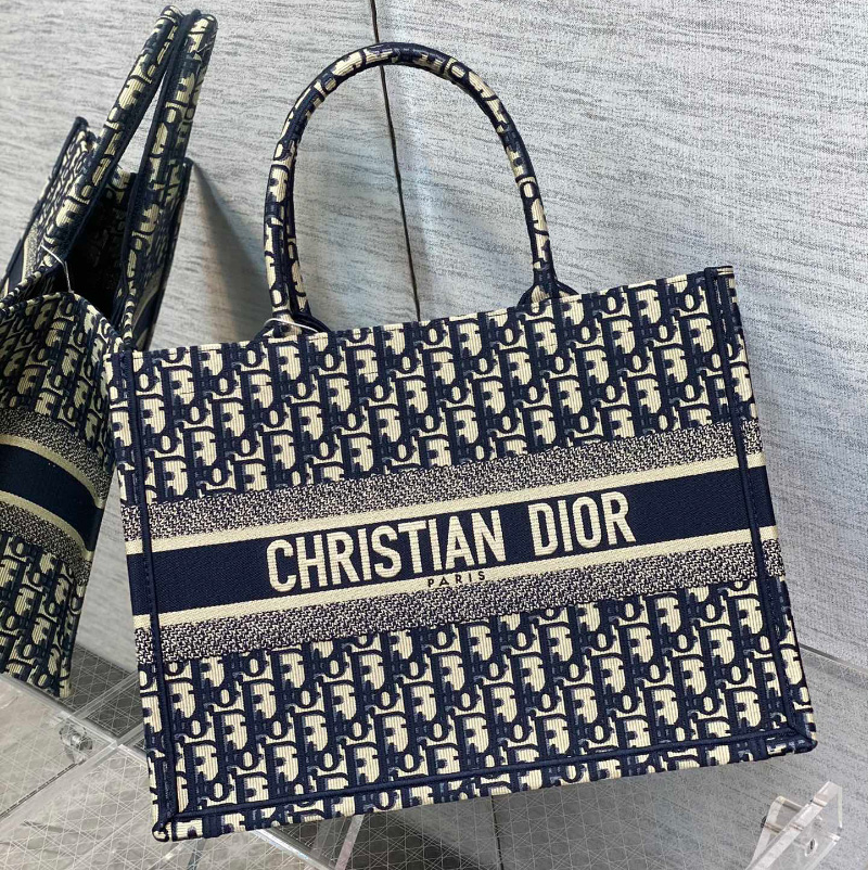 디올 북 토트 백 오블리크 에크루 블루 M1296ZRIW