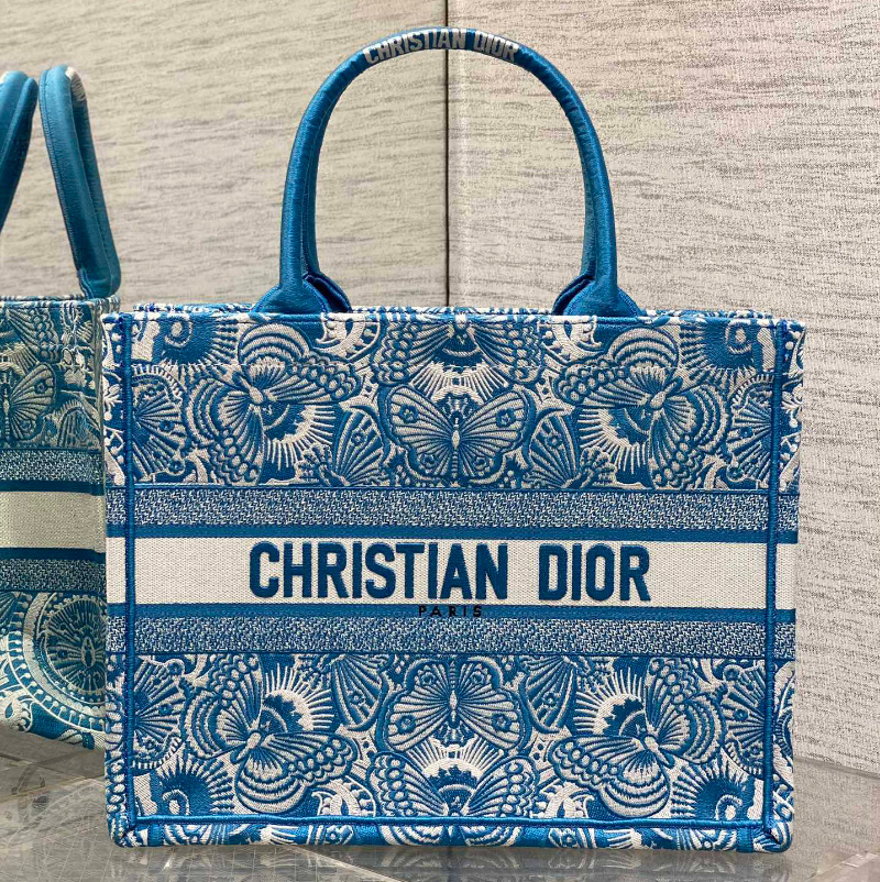 디올 Book Tote 미디엄 백 셀레스티얼  D-Butterfly Paisley 자수 M1296ZEEP_M64I