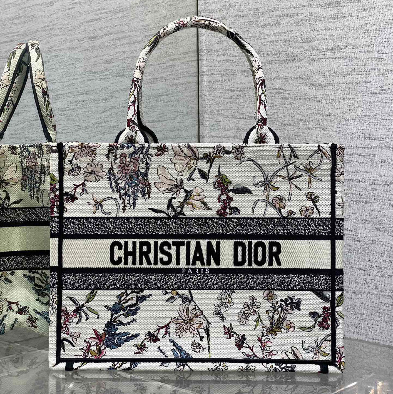 디올 북 토트 백 미듐 베이지 M1296ZEXP_M10I