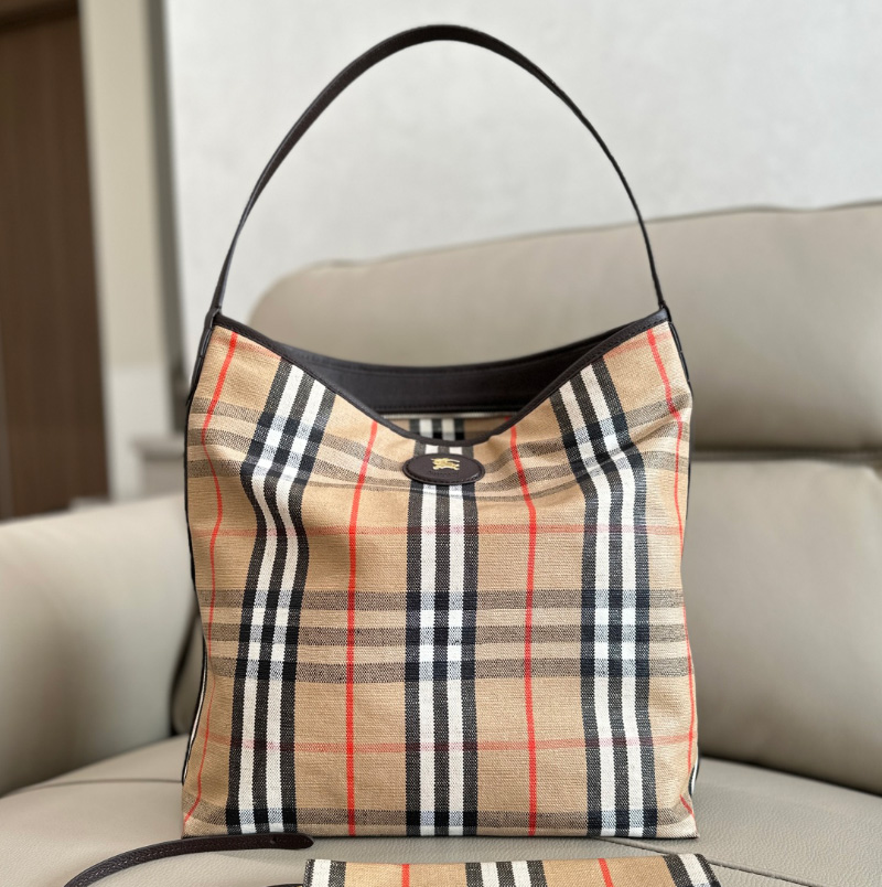 버버리 숄더 백 슬림핏 81122611