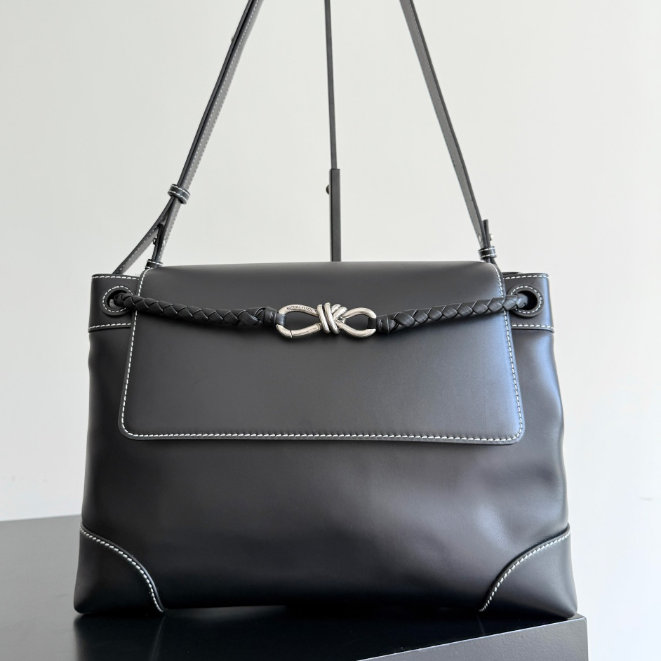 보테가베네타 안디아모 민무늬 크로스백 2컬러 807715