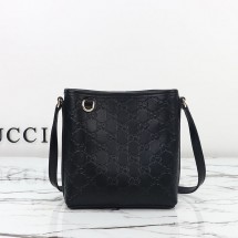 구찌 GG 엠블럼 나노 버킷백 ‎847090