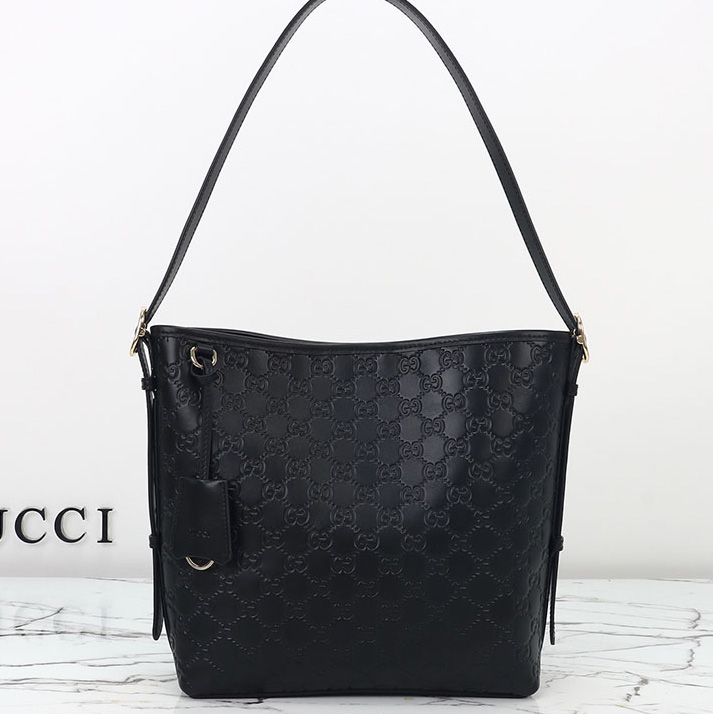 구찌 엠블럼 스몰 숄더백 848881